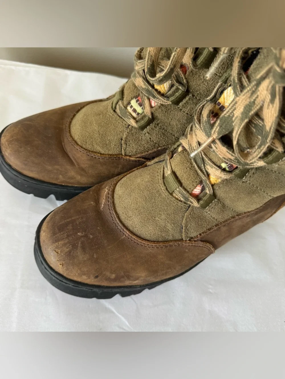 KEEN Size 9 Brown Winter Boots - Waterproof